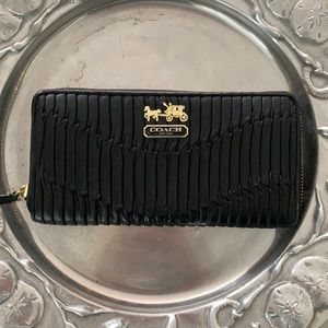 Leather clutch wallet